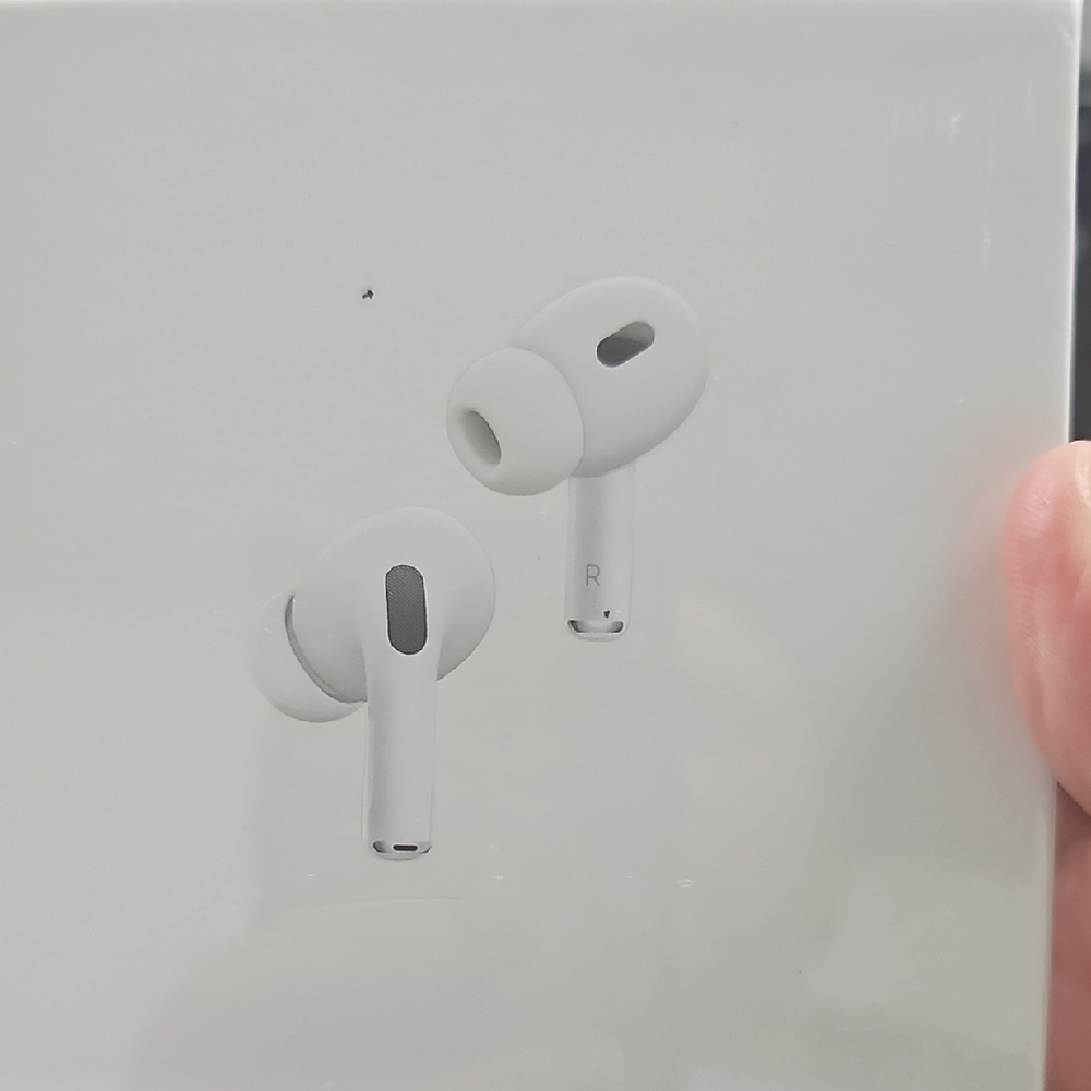 Apple White AirPods Pro 2nd gen
